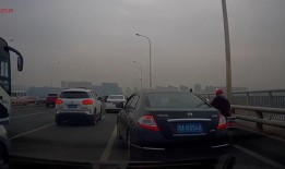 长沙男子弃车跳桥爆料新闻,悲剧瞬间引发社会关注