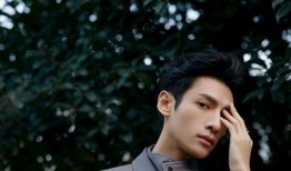 娱乐圈爆料君罗云熙,娱乐圈爆料君揭秘，明星背后的故事