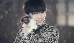 王俊凯起床视频爆料,揭秘明星日常作息